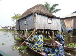 Ciudad flotante de Ganvié en el lago Nokué: Benin